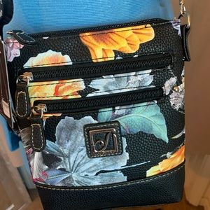 NWT- Stone Mountain crossbody